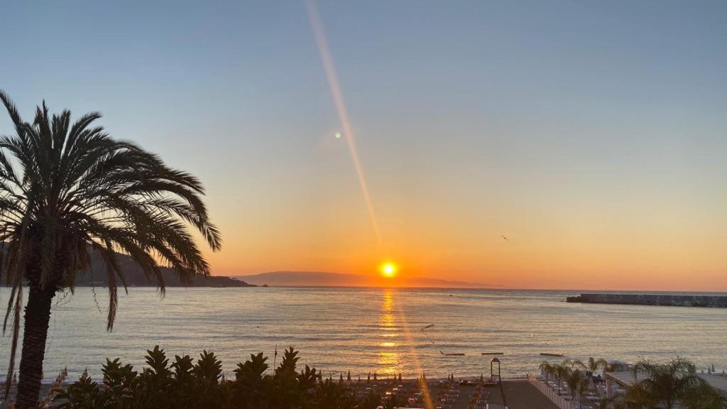 Appartamento Taormina Giardini-Naxos Екстериор снимка
