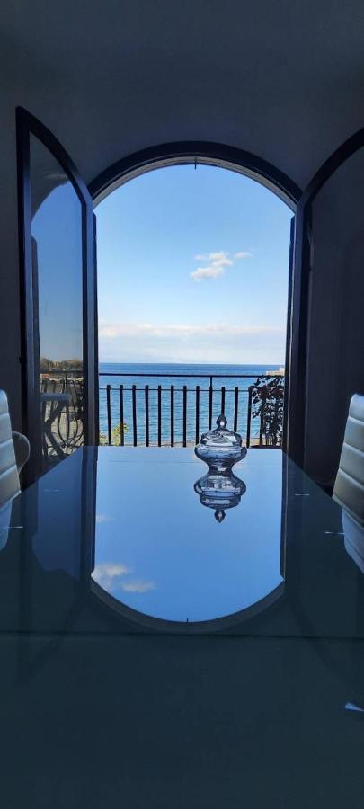 Appartamento Taormina Giardini-Naxos Екстериор снимка