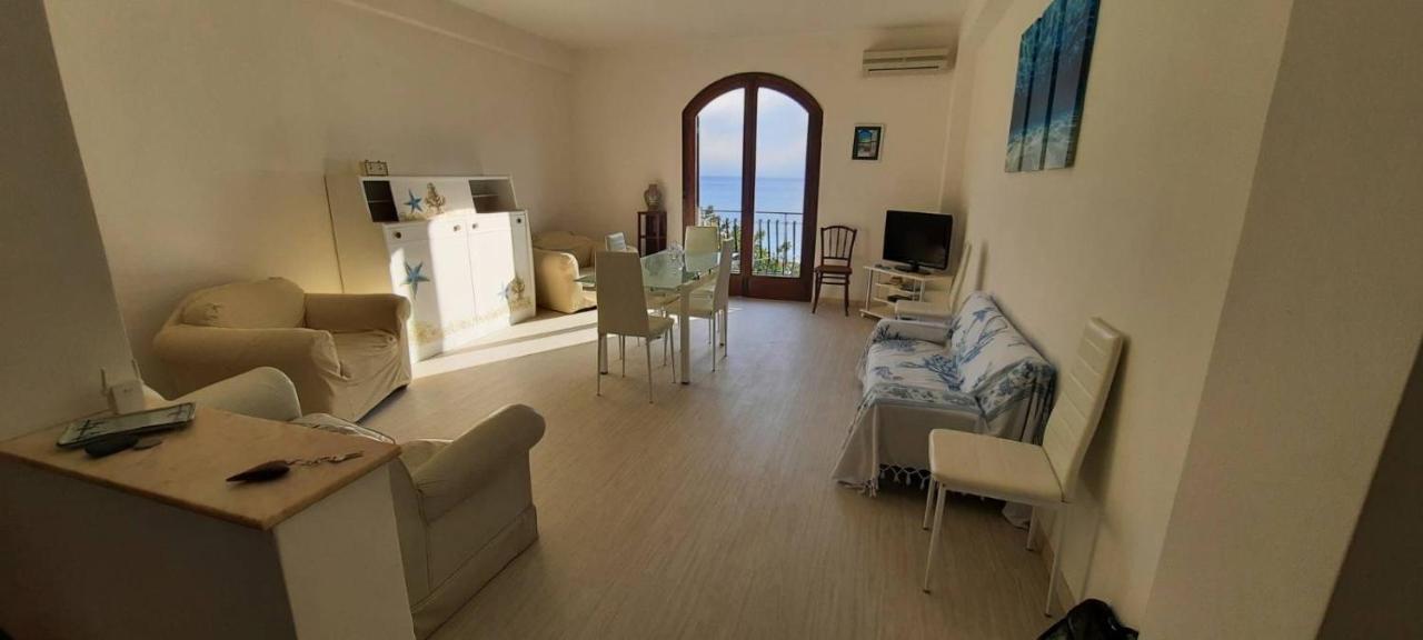 Appartamento Taormina Giardini-Naxos Екстериор снимка